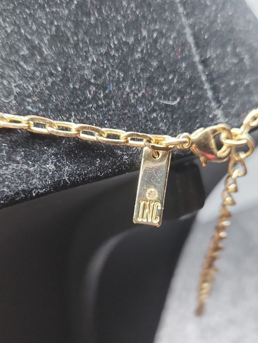 Marked And Unmarked Gold-tone Bundle - Picture 5 of 14
